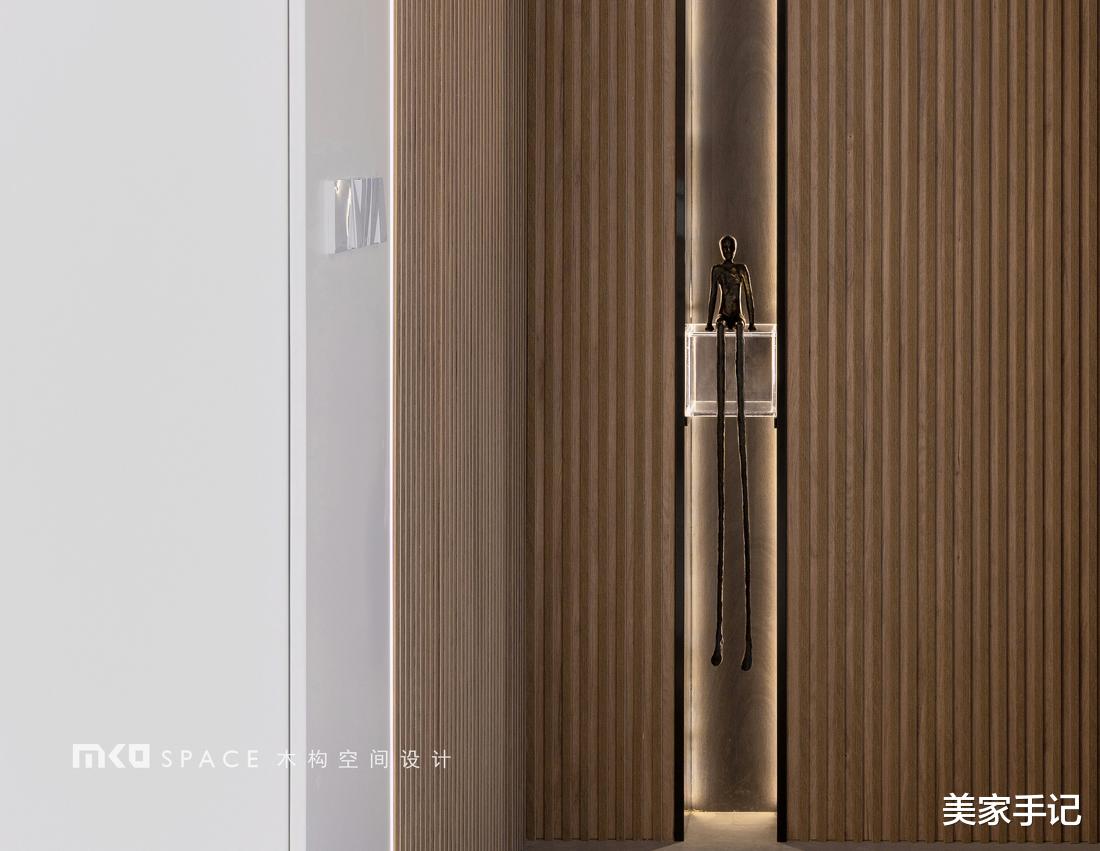 福建夫妇107㎡的家火了，仅凭一个客厅就圈粉无数，空间利用率超高