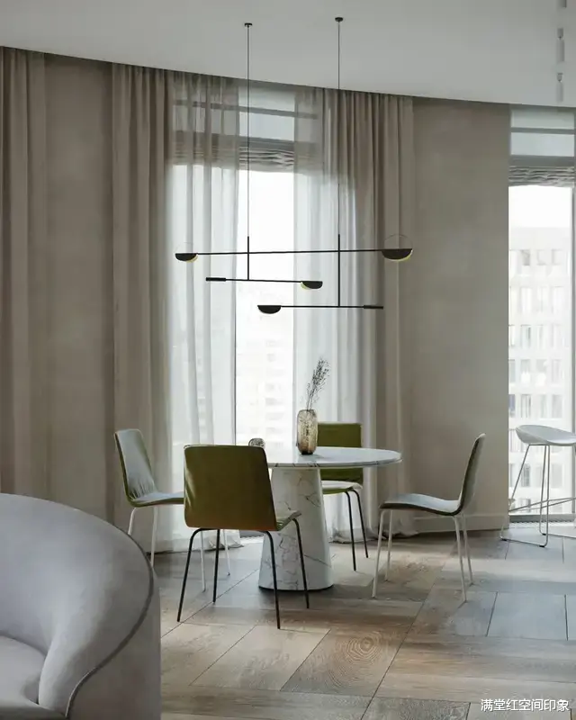 时尚极简主义空间，散发着不同寻常的年轻活力