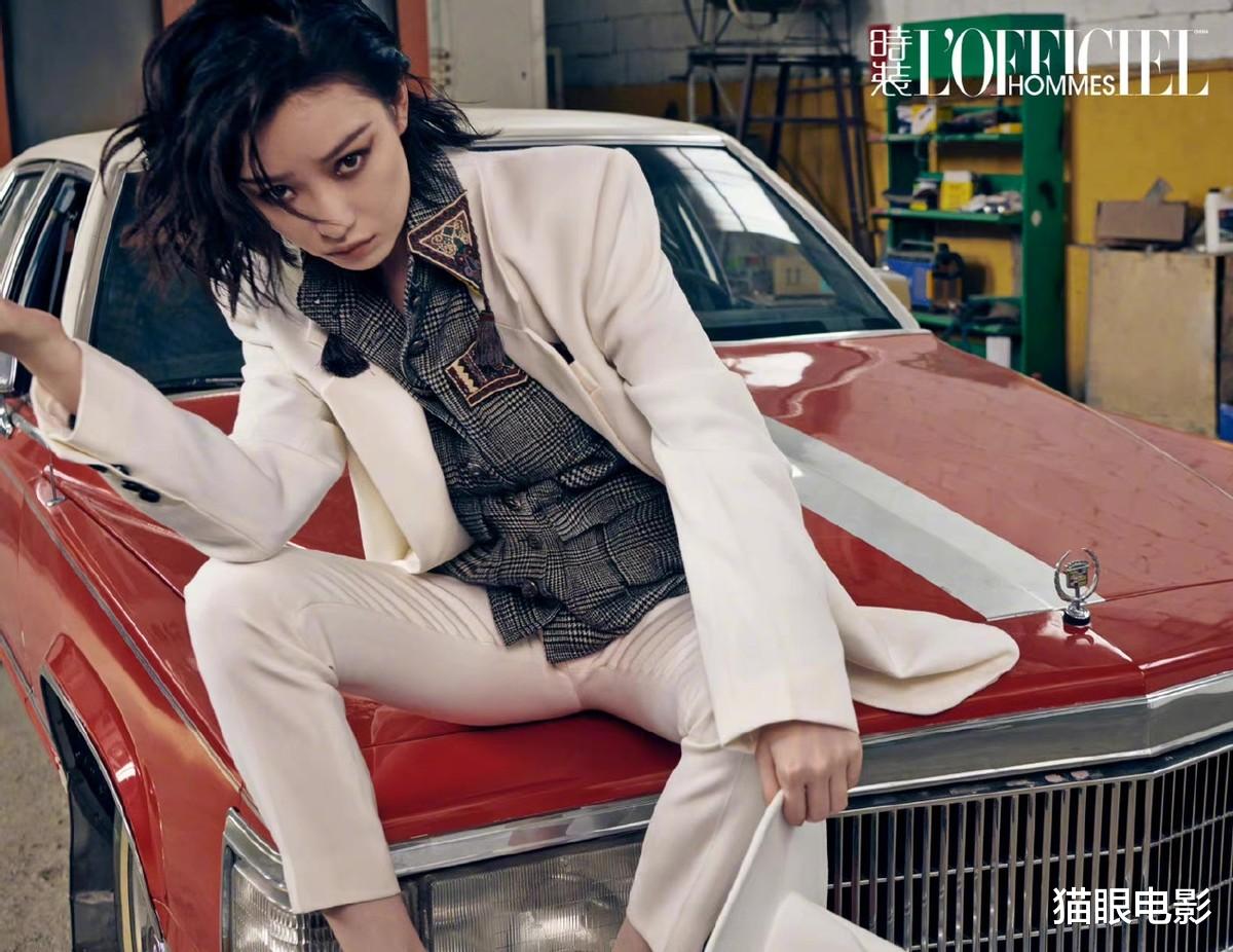 倪妮|33岁倪妮气质绝了，湿发烟熏妆好撩人，面对镜头大秀锁骨