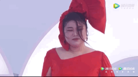 超模|顶流明星“集体翻车名场面”来了!尬笑、黑脸、手足无措:这些承包了我一年的快乐