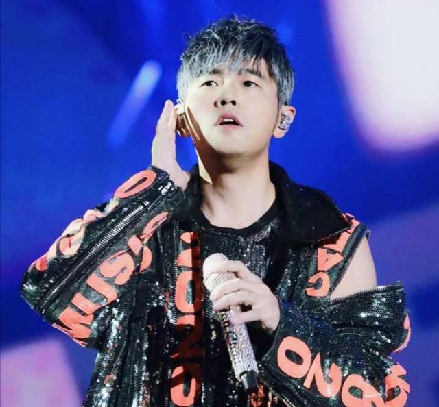 春晚|春晚结束后的议论：《可可托海》成最大赢家，周杰伦颇有些遗憾