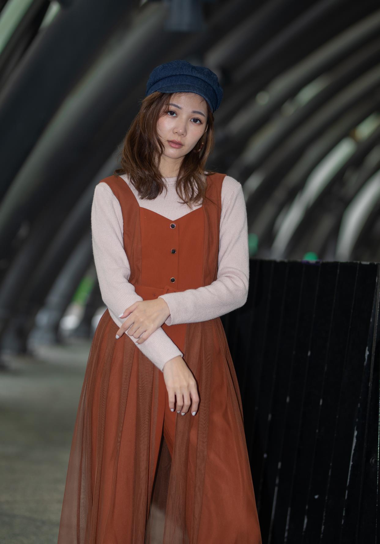 百里守刖 秋日里穿着很是吸睛时尚的小姐姐