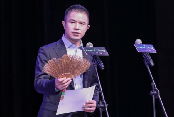 包贝尔|他曝光了圈内的潜规则