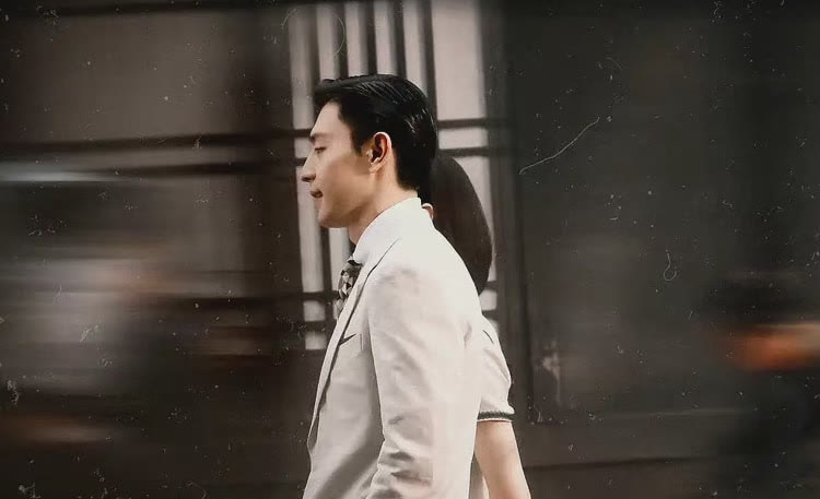 倪妮|邓伦新剧路透，与倪妮上演“跨时空”的爱恋，搂腰亲吻实在太甜了