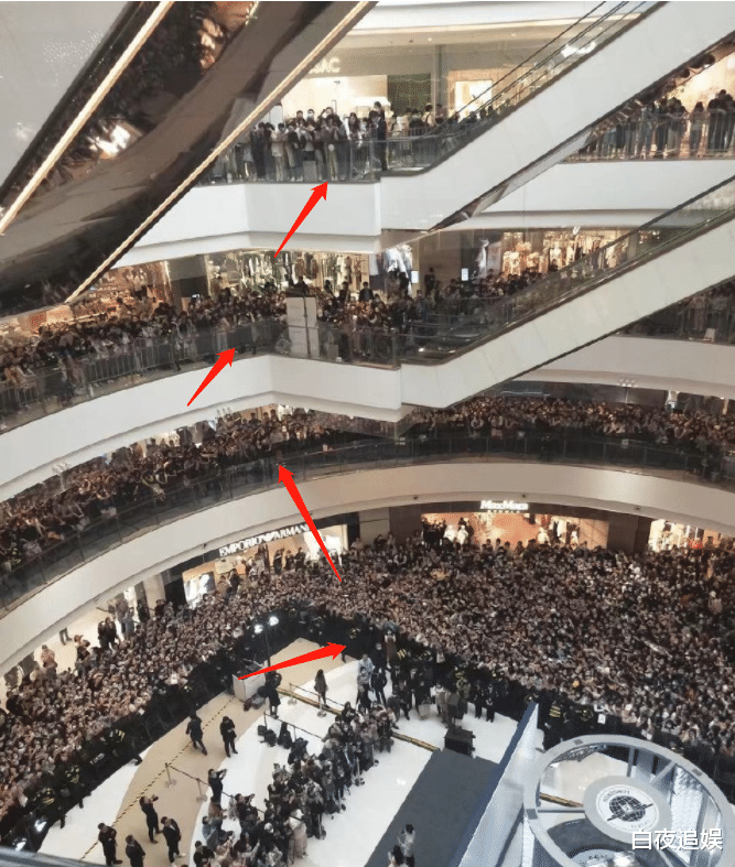 赵丽颖|33岁赵丽颖人气有多高？参加线下活动，场面都让保安小哥都崩溃了