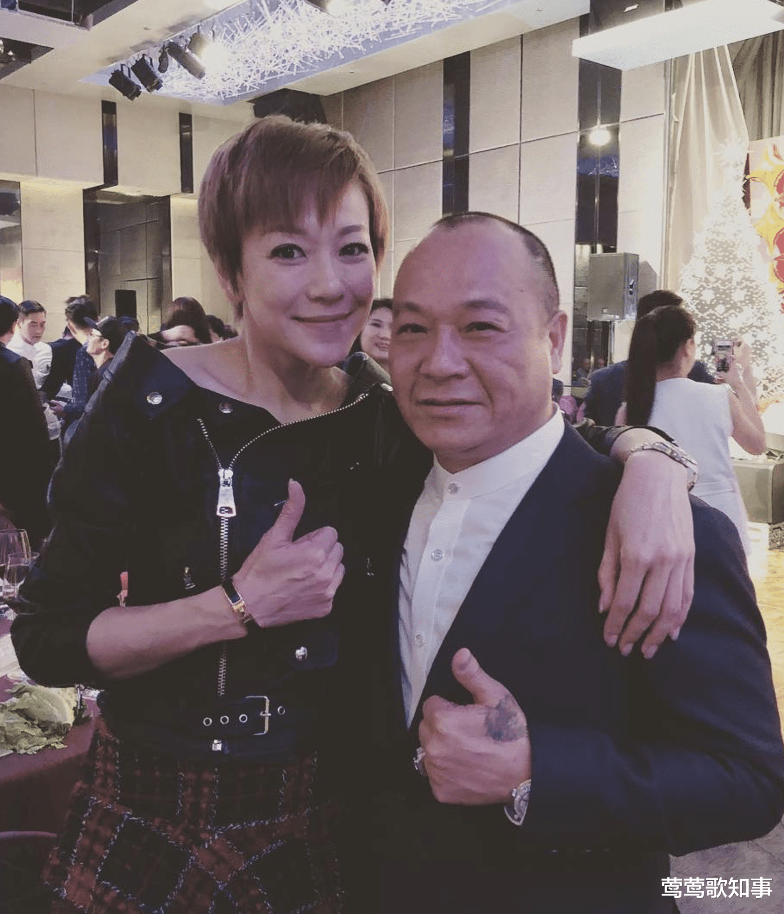 丁剑剑|王晶拍《赤裸羔羊》时，连买报纸三天头版，刊登露背邱淑贞，每天转身一点点