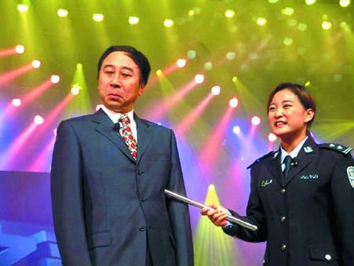 贾玲|贾玲竟是姜昆的私生女？如今终于澄清两人的关系，藏得实在太深了