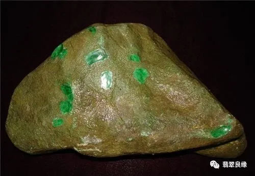 翡翠|关于原石 如何简单的鉴定 如何赌石