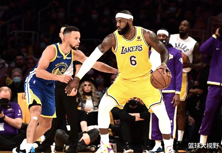勒布朗·詹姆斯|慘遭大逆轉(zhuǎn)！詹姆斯34+11，庫里21+10+10，打破NBA紀(jì)錄，成歷史第一人