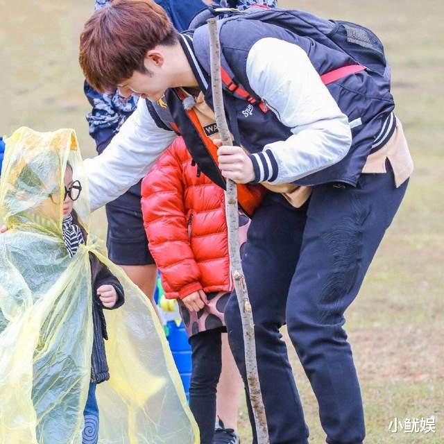 董力|5年了,那个哭着说“我要挣钱养弟弟”的阿拉蕾,如今怎么样了?