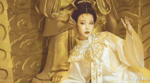 杨超越|杨超越汉服火出圈后，没想到还有人把汉服穿成这样？