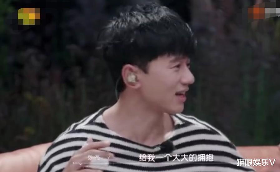 请回答1988|40岁谢娜下厨做面，纯素颜面色红润状态满分，头发稀疏发际线后移