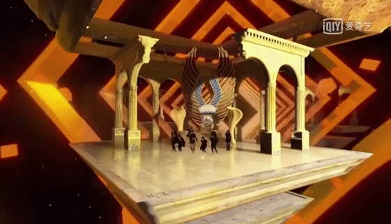 读书会撩 THE9云演唱会：应援棒被炒到999元，粉丝深夜等偶像下班送信