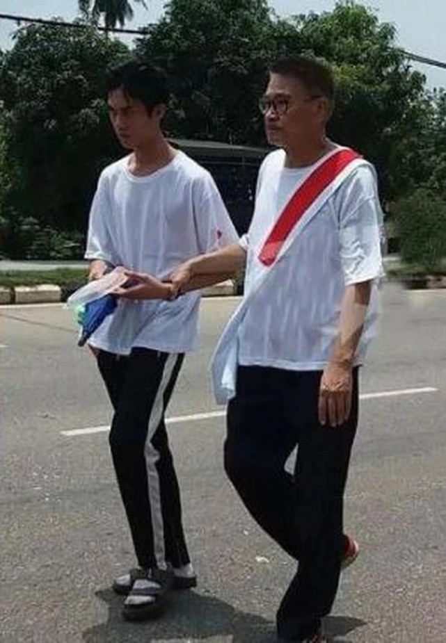 田启文|田启文透露吴孟达离世时状态及丧礼安排，谴责媒体溜进医院偷拍