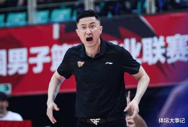 杜锋|三年提拔10人，4名球员被杜锋重用，徐杰成就高，99年小将运气差