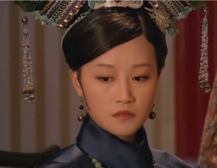 Angelababy|10位有“苦感”的女星，笑起来灿若玫瑰，不笑时走红毯都让人想哭