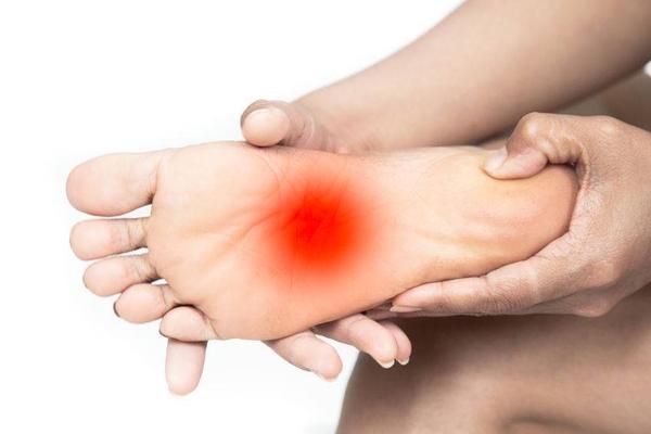 快速问医生 长了鸡眼可不是小事,尽快解决才舒服,试试这3个治疗方法