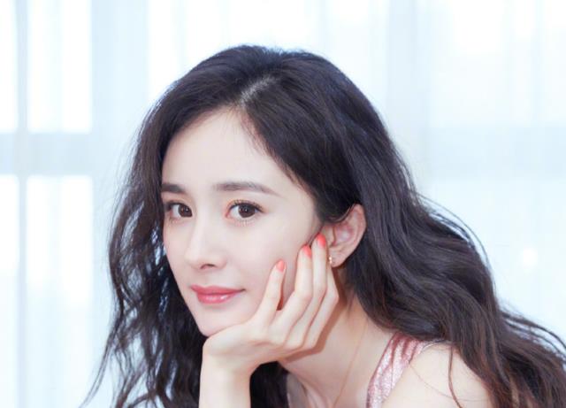 王一博|明星商业价值榜更新：王一博重登榜首不意外，前十有她才“吃惊”