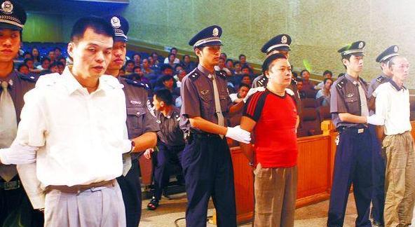 最爱本泽马 王万明覆灭记，强奸50余人的大案，1998年，如何被枪决？