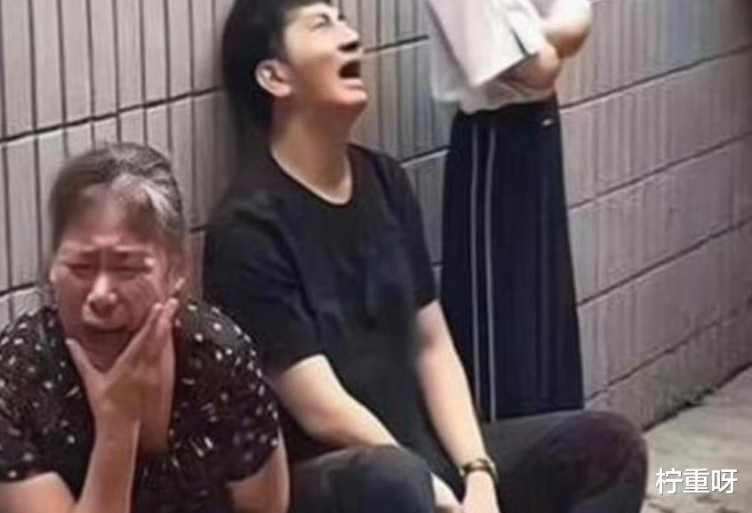 柠重呀|林生斌和女儿生前合照曝光，父女合照尽显冷冰冰，被质疑不合常理