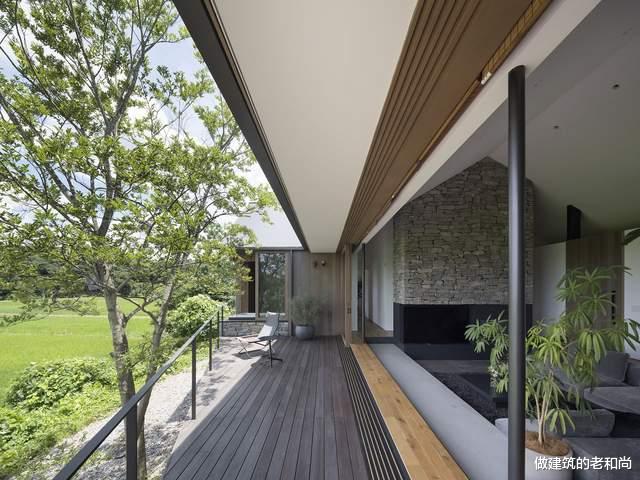 乡间单层朴素的住宅：以田野风光为景，构筑舒适的生活空间