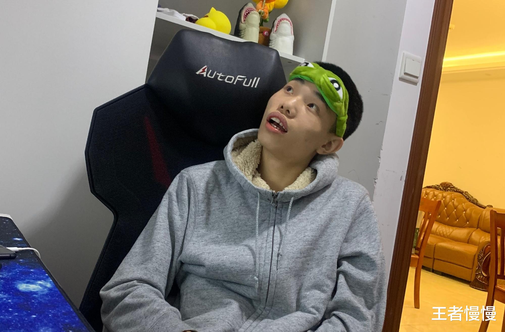 王者慢慢 鲨鱼都22岁了，“520”重要节日跟白鹤一起过，一众粉丝操碎了心