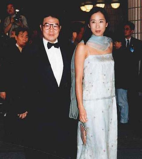 肖战|郭晶晶婆婆朱玲玲，62岁哪有阔太样？她为何喜欢儿媳郭晶晶？