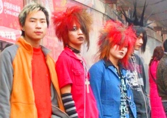 尹正|100年里,男性发型经历6次“革命”,2006年的“洗剪吹”,至今无法理解