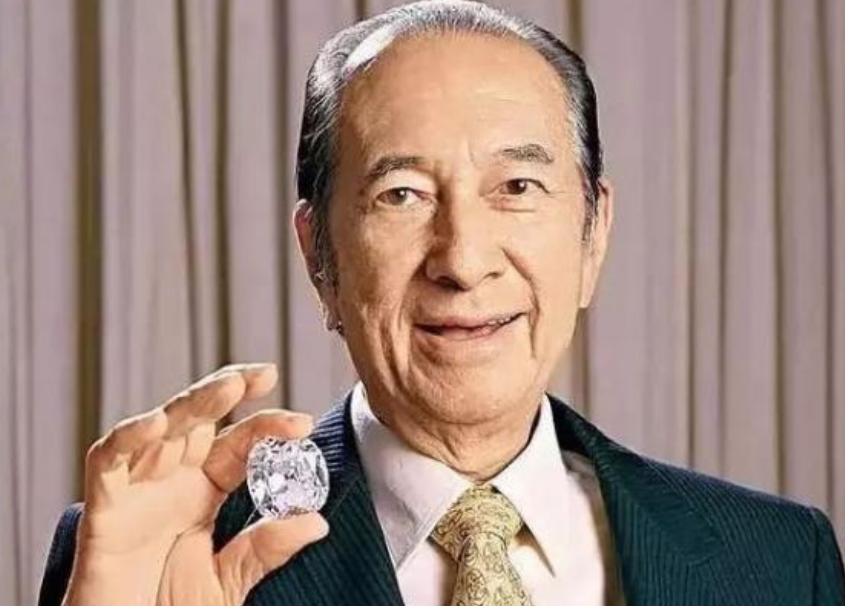 钻石|赌王四太做客鲁豫有约，钻石翡翠尽显豪气，主持人都看呆了