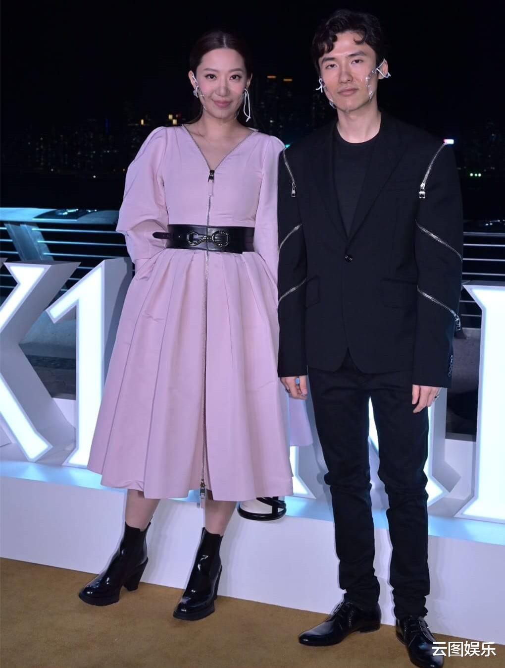 李嘉欣|李嘉欣出席富豪派对，与刘銮雄妻子甘比同场比美，珠光宝气显奢华