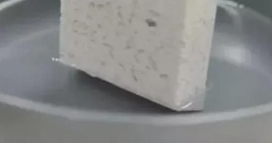 新装修的厨房台面,竟是假的石英石,后悔贪便宜