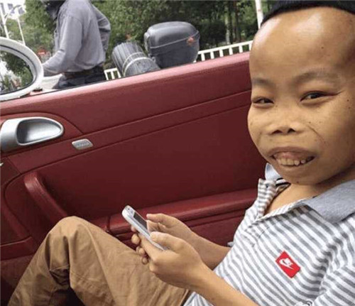 陈山|“丑小子”陈山，走红时交往一漂亮女友，热度过后才认清现实