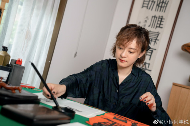 孙俪|孙俪换新发型颜值回春！手写49遍理想之城，书法堪称大师水平