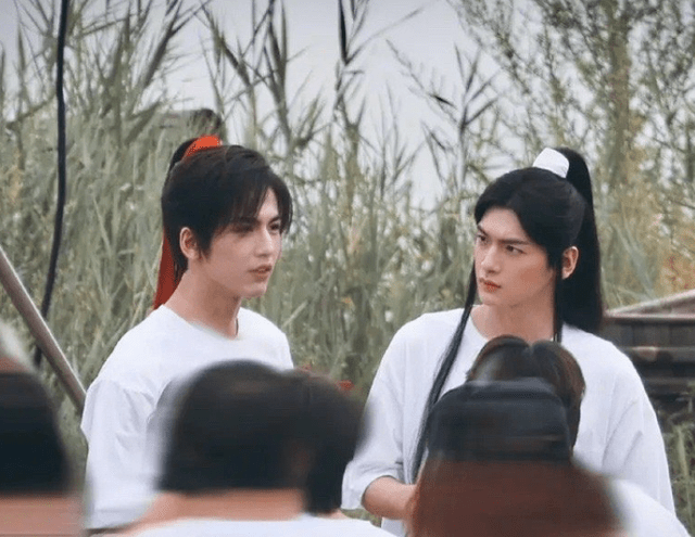 章若楠|耽改天官赐福凉了？迪丽热巴新消息？章若楠炒cp？“洋迪”解绑