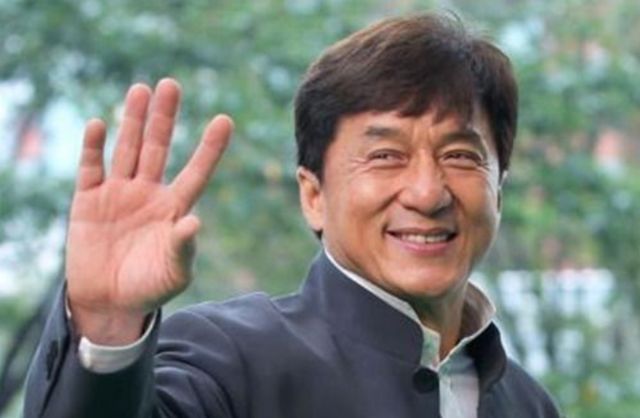 |导演拍死人戏时用演员照片当遗照,难道不怕出事吗?其实早有妙招