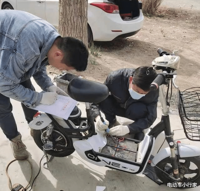 电动车小行家 为什么电动车第一格电很耐用，后面几格掉电就很快？老师傅告诉你