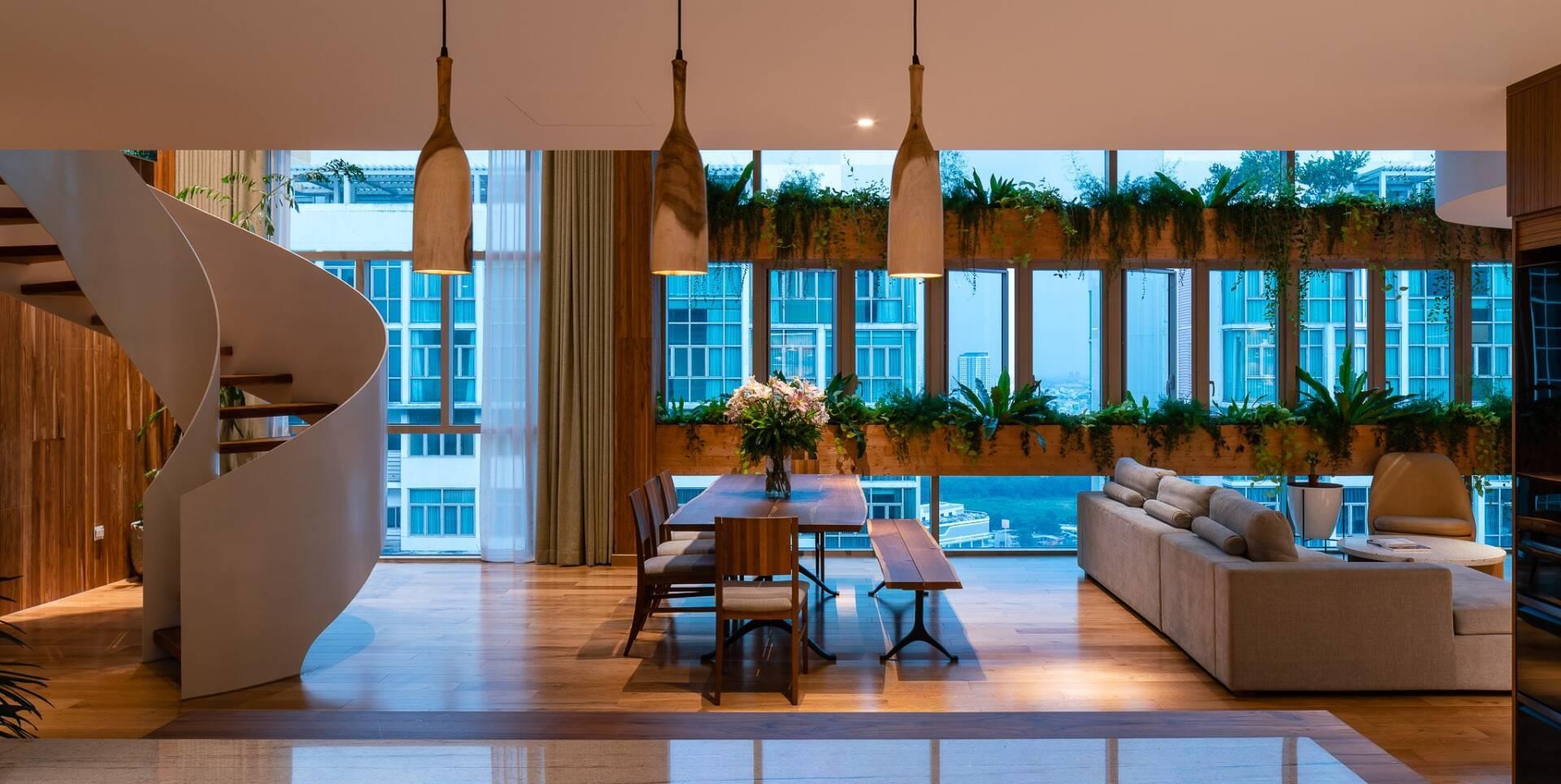 羡慕顶楼露台随便用的，种花养鱼视野绝佳，有钱我也买顶复式！