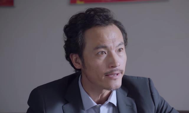 秦岚|《突围》开播一路高歌，秦岚靳东表现不俗，剧情跌宕起伏