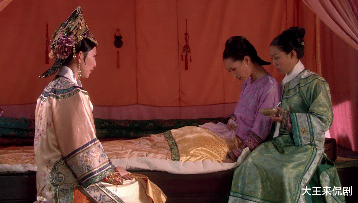 安陵容|安陵容小产甄嬛为何一直捂着鼻子?秘诀全在眼神中,皇后错失了良机