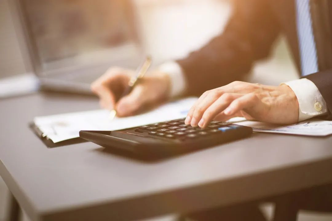 开心爱阅读|跳槽如何谈薪资?不以升职加薪为目的的跳槽,都是耍流氓!