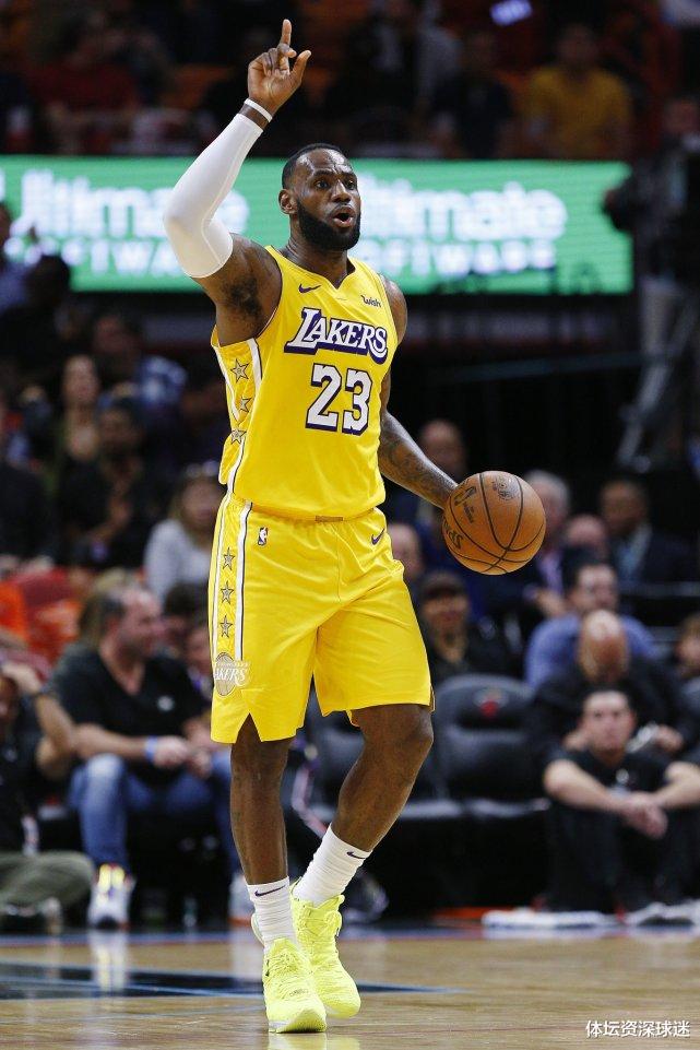 季后赛|库里：我职业生涯进季后赛概率63%，詹姆斯：我82%，哈登：都让让