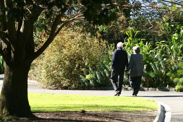 医生|55岁男子，从胃溃疡到胃正常，医生：2个养胃好习惯，值得学习