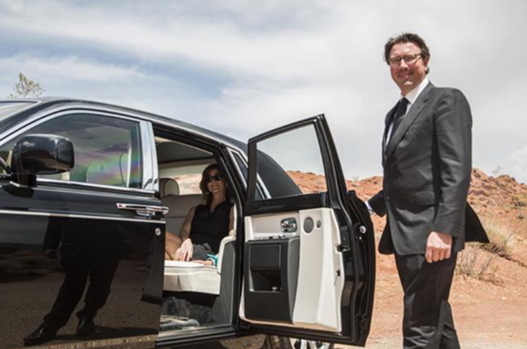 劳斯莱斯|50岁富婆招男司机，开百万劳斯莱斯月薪10万，4点要求劝退众人