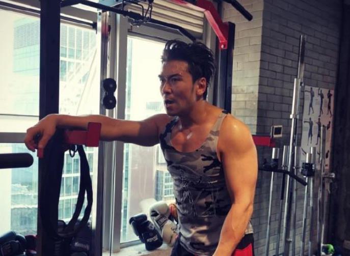 唐文龙|长相似谢霆锋！52岁唐文龙现身上海寻根，情路坎坷至今单身无人嫁