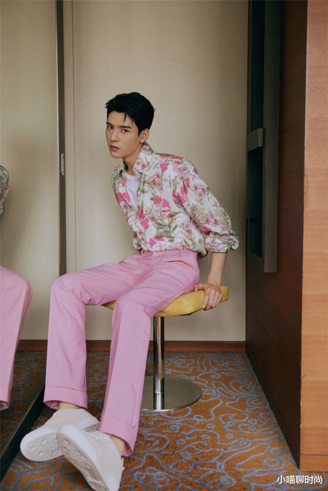 小喵聊时尚|男人不管30还是40，少穿黑白灰！多穿这3种“颜色”，非常显气质