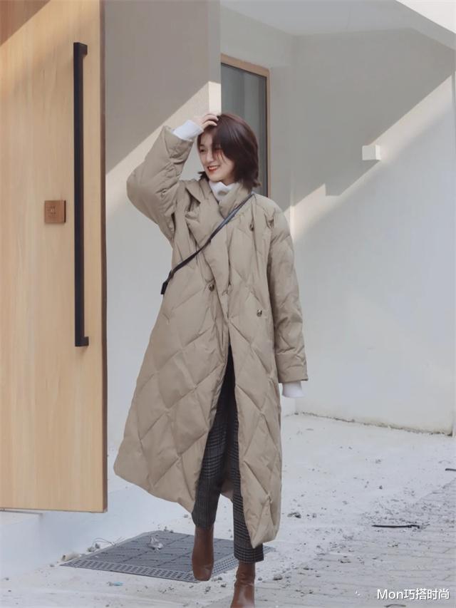 Mon巧搭时尚 我酸了！为什么别人穿羽绒服就时髦显瘦，我穿就是“土肥圆”？