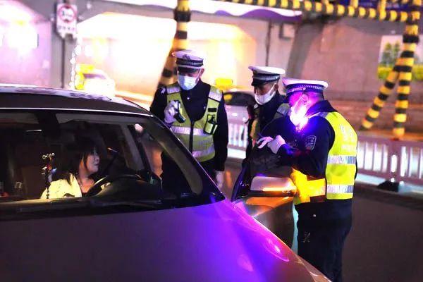 醉驾 吉林省多地交警严查酒醉驾交通违法行为