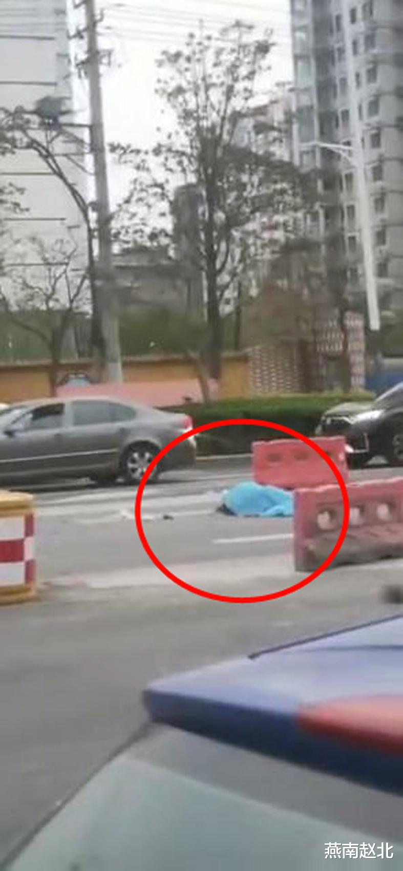 燕南赵北 保定街头一骑车女子被撞当场身亡,疑大车盲区悲剧