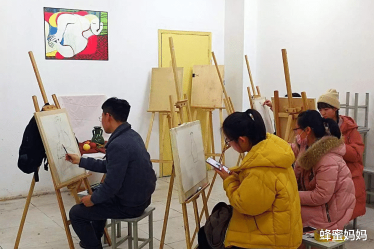 大学|孩子拿到录取通知书，家长准备大摆筵席庆祝，亲戚却劝“复读吧”