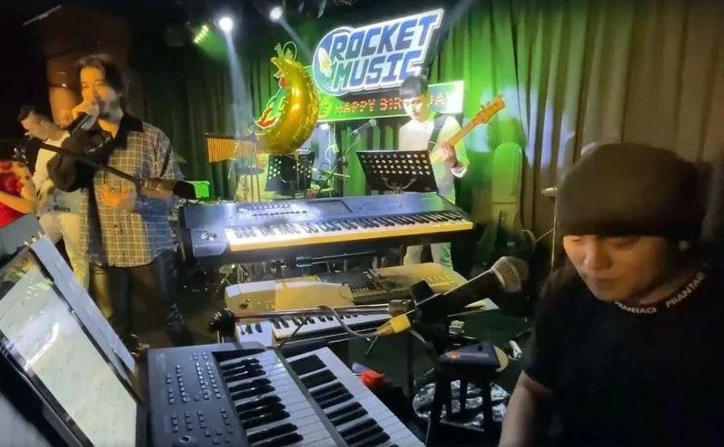 周杰伦|周杰伦吃瓜!疑熬夜观战王力宏绯闻